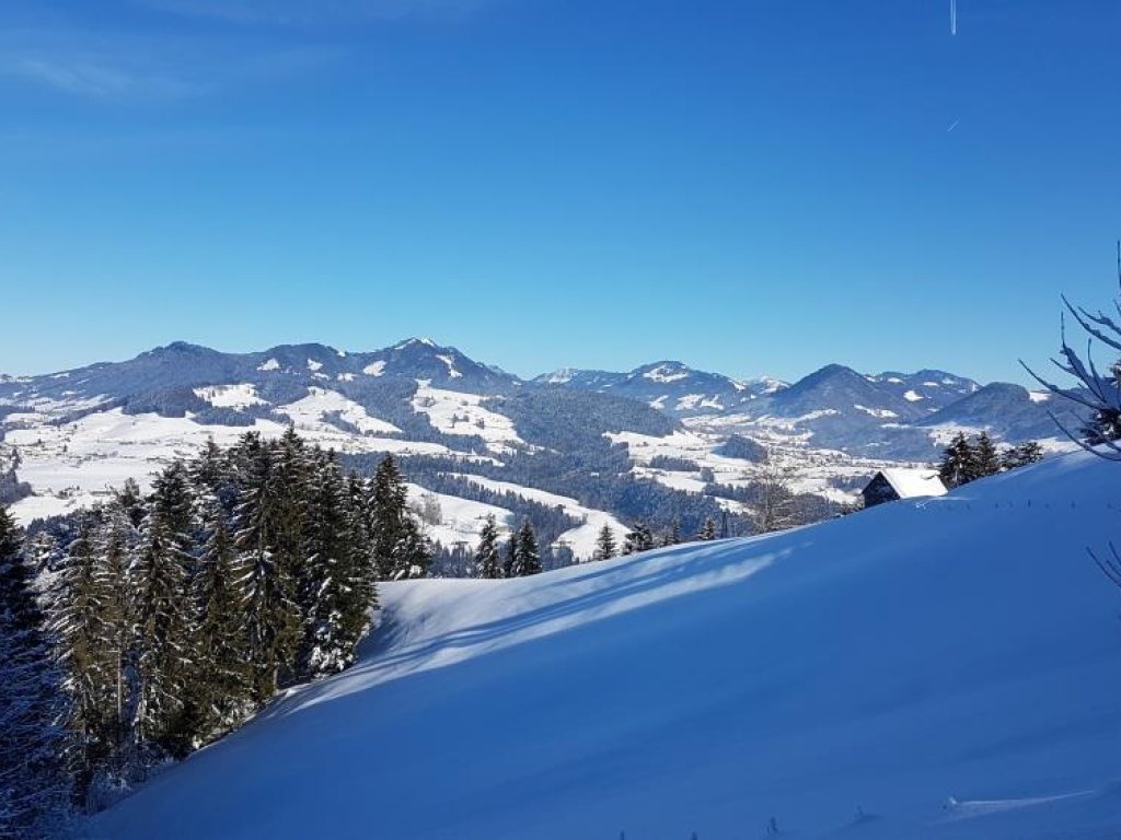 Panorama auf dem Winterwanderweg am Tannerberg, Alberschwende