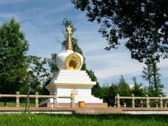 Friedensstupa des buddhistischen Kloster Letzehof